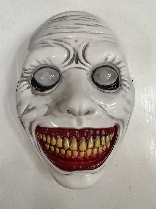 Маска на хелловин