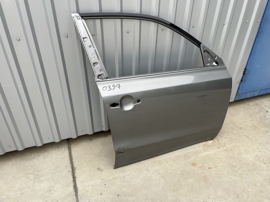 Двері праві передні  Suzuki Vitara 2015-2023