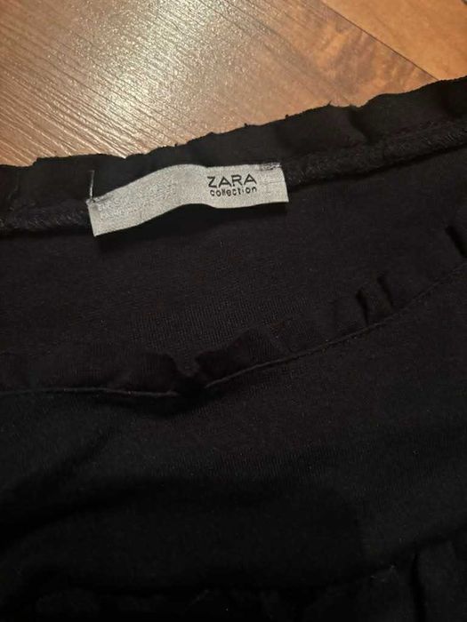 Sukienka mała czarna z falbankami Zara