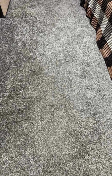 Продам ковролін 1,8*4м