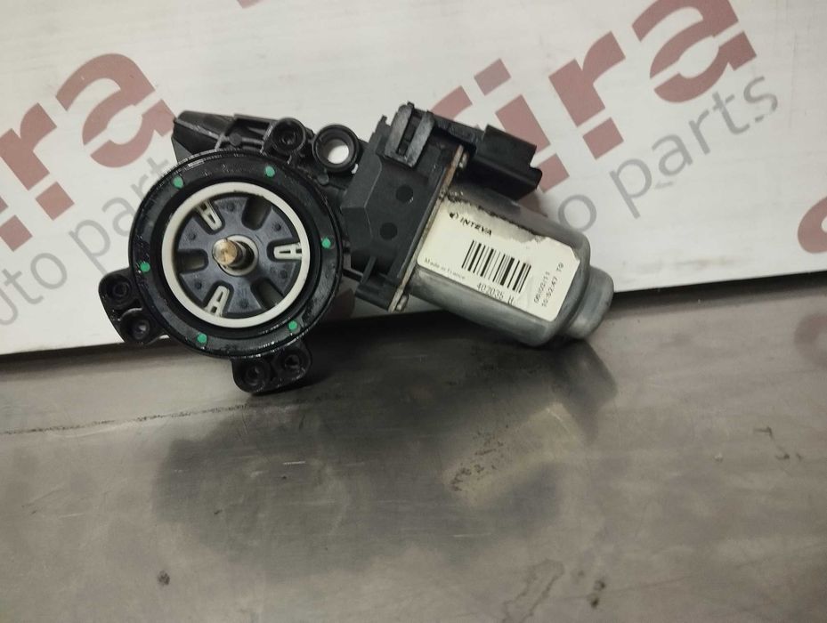 MOTOR DO ELEVADOR DO VIDRO NISSAN QASHQAI I - FRENTE ESQUERDO  402035H