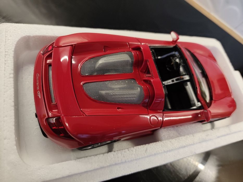 Porsche Carrera GT auto art