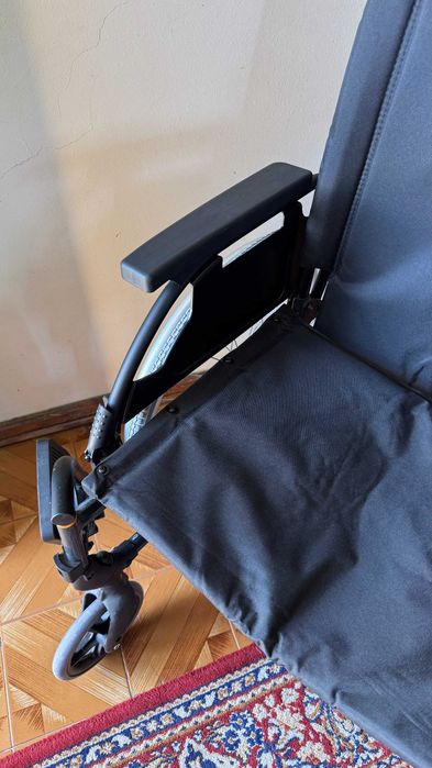 Cadeira de Rodas Breezy Premium Cor Cinza 52 24''