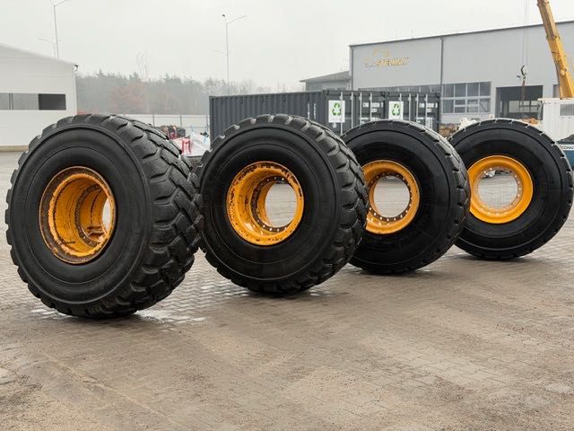Liebherr L 580 2Plus2 koła komplet 26.5r25
