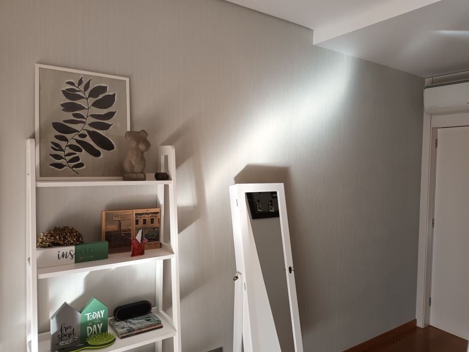 Colagem,aplicador, colocação, aplicação de papel de parede.