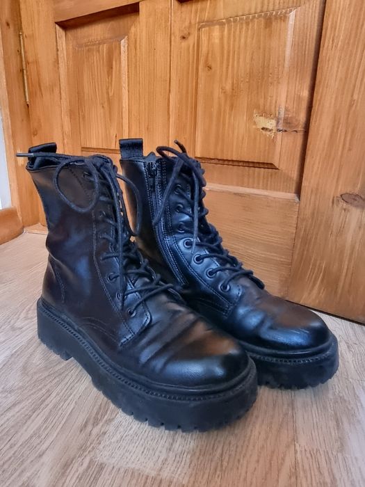 Ботінки Zara. Розмір: 35