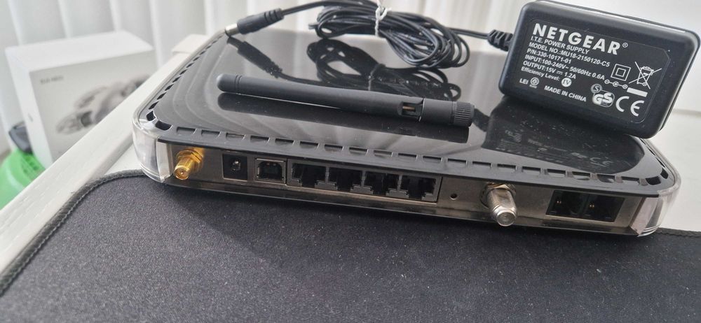 Router Netgear CVG834G