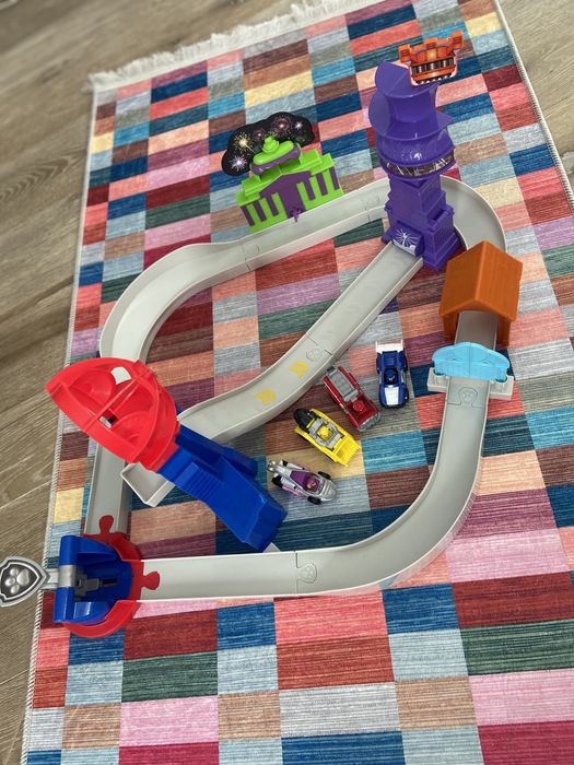 Psi Patrol uratuj miasto 4 auta