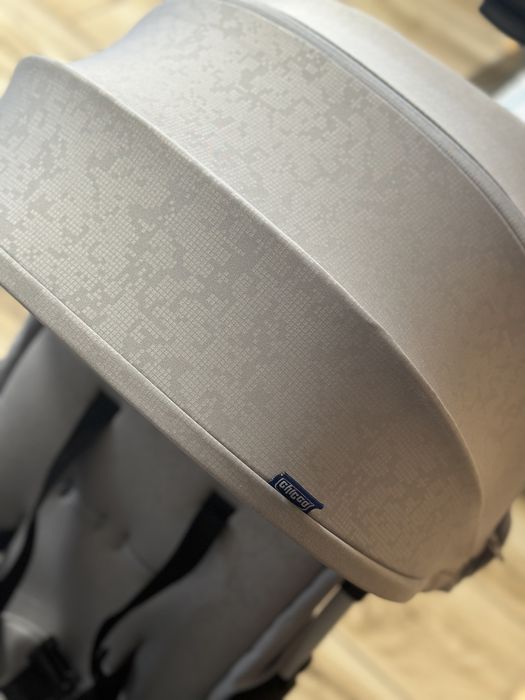 Прогулянкова коляска Chicco