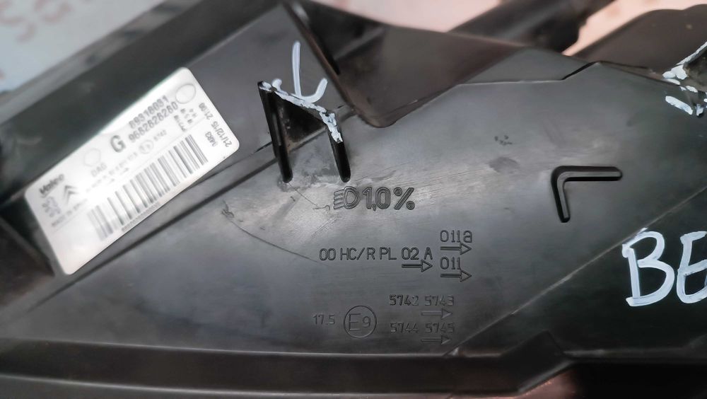 Ótica / Farol Citroen Berlingo / Peugeot Partner 2015-2018 - Esquerda 9682828280 89318031