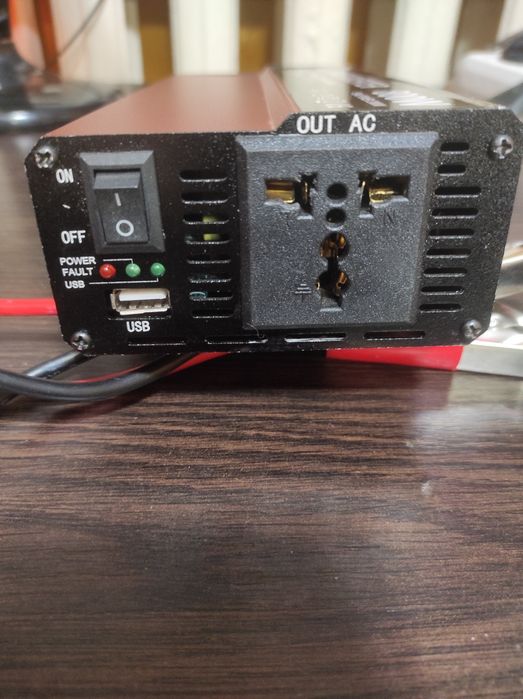 Інвертор 12 - 220 в.