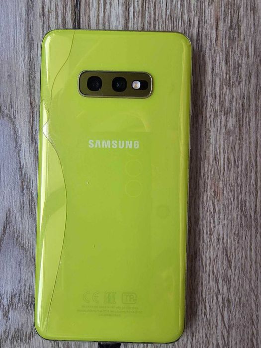 Продам Samsung s10e