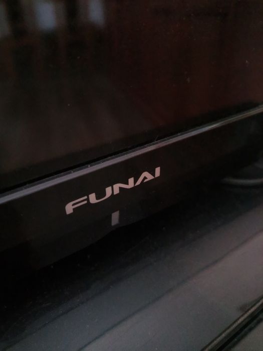 Telewizor LED Funai 40" (Model: 40FDB7514/10) – Uszkodzony