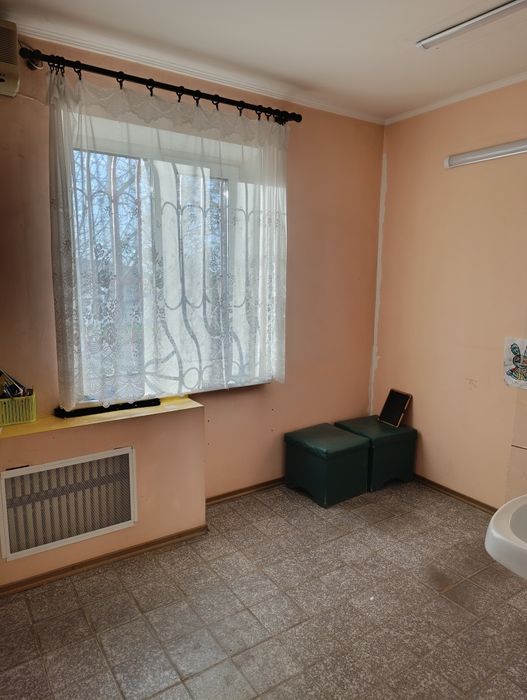 Продам нежитлове приміщення вільного призначення на Східному 3