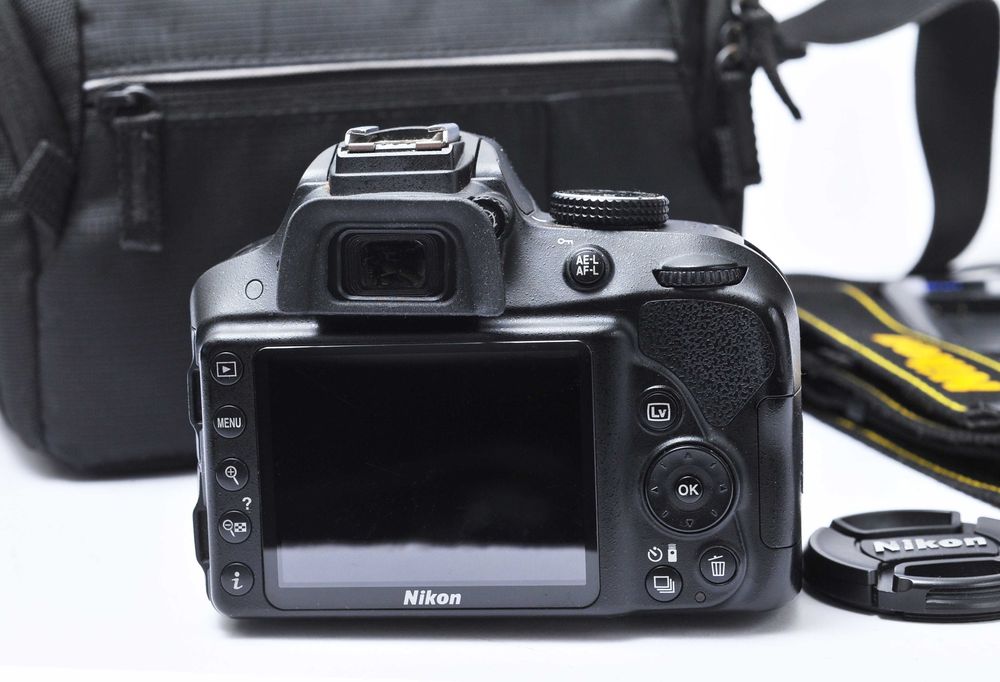 Nikon D3300 C/ lente 18-55mm (excelente estado)