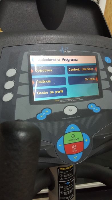 Elíptica de ginasio a funcionar corretamente430494665251891200