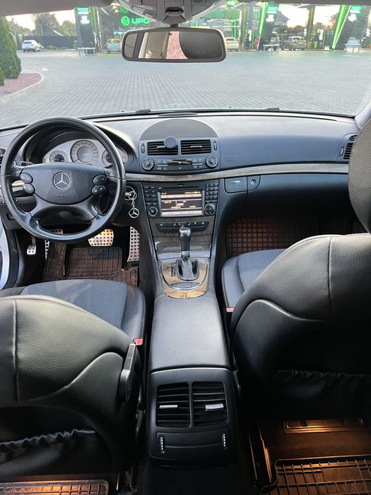 Мерседес 211 2009 3.0 CDI