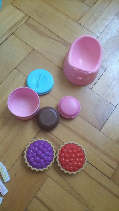 Zabawkowy kosz piknikowy kraina lodu z zestawem zabawkowego jedzenia