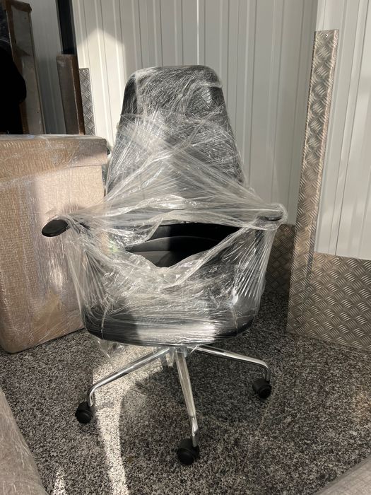 Cadeira de escritório preta