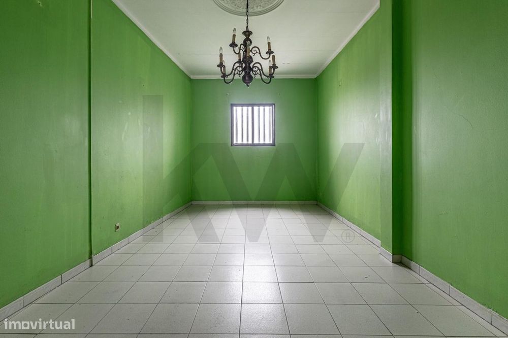 Espaço Comercial de Traça Única c/ Potencial para Loft – Centro de Alc