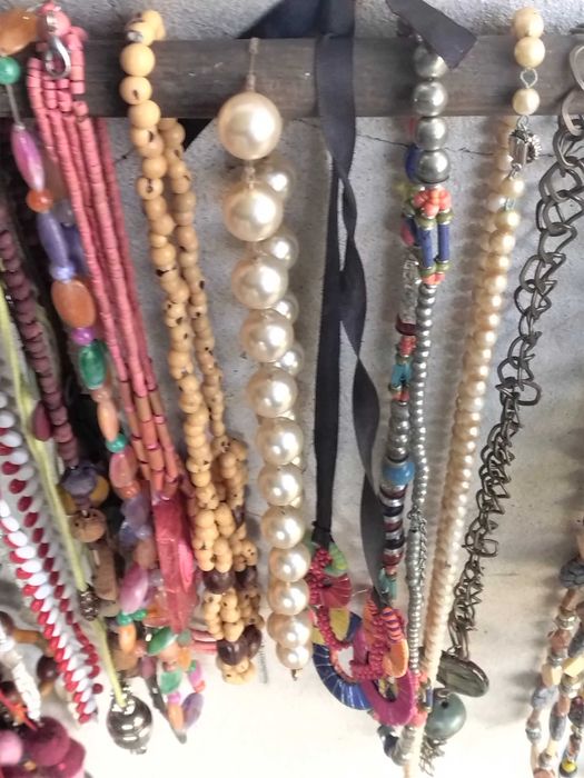 Fios e pulseiras bijuteria