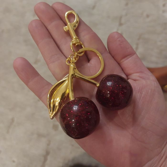 Brelok do torebki wisnie