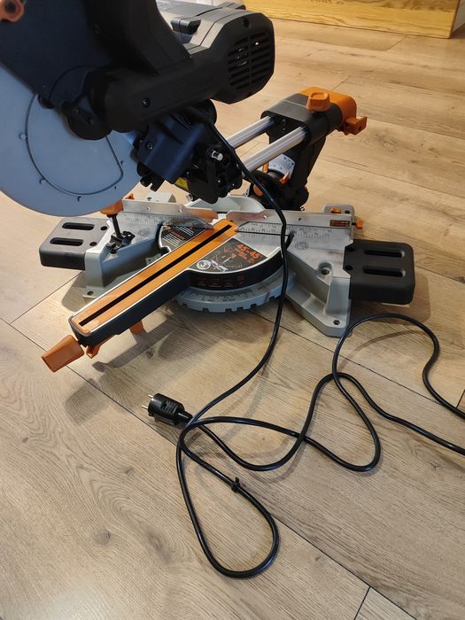 Piła ukosowa z posuwem Evolution SMS-DB 2000w, tarcza 255mm, 2025r
Pi