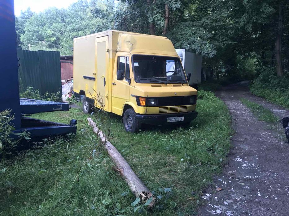 Мерседес поштовик