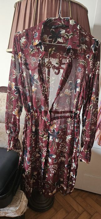 Tunica marca zara estampada em viscose.