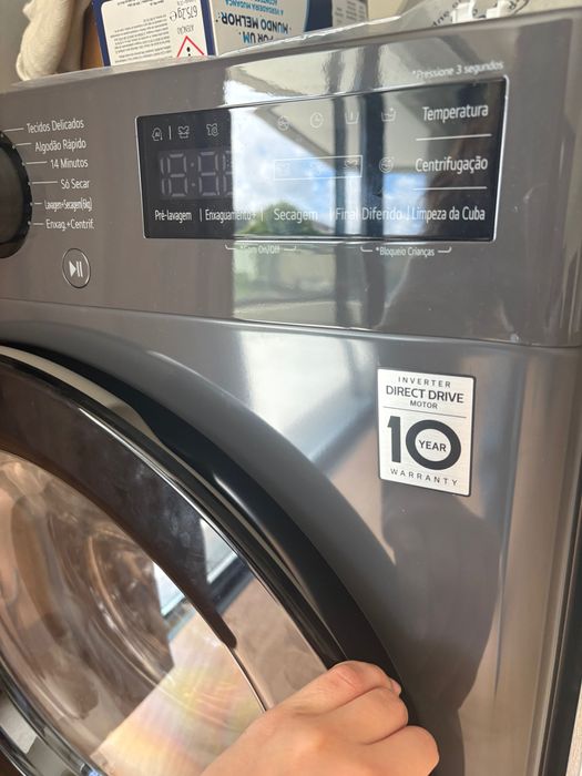 Máquina lavar e secar roupa LG