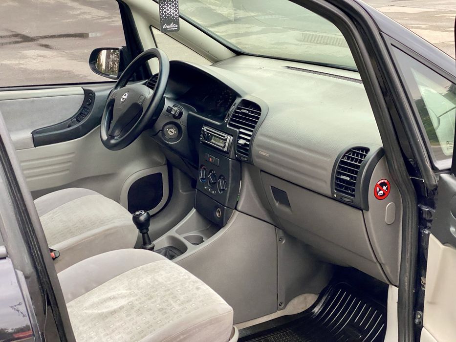 Opel Zafira 2.0 TDI дизель 7 місць
