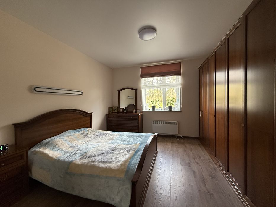 Продаж сучасного будинку в неймовірно гарному місці.