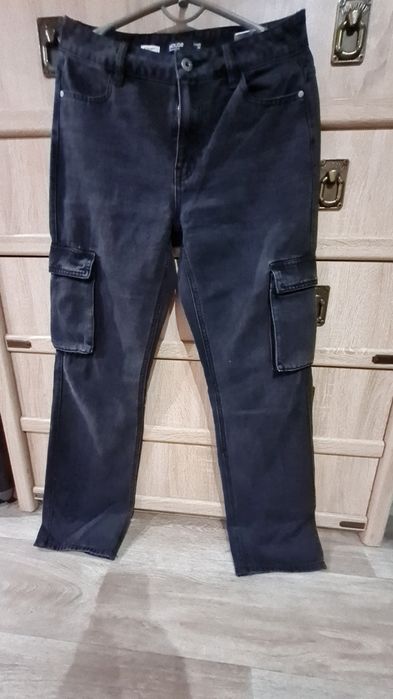 Продам джинсы на девочку в идеальном состоянии.