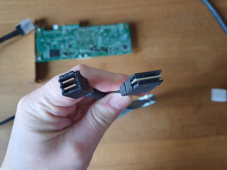 RAID SAS expander Intel RES2SV240 + okablowanie