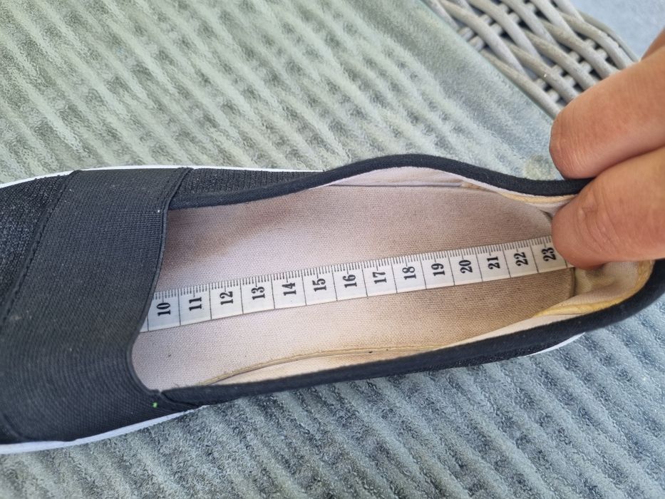 Tenisówki damskie czarne 36 guma lekkie