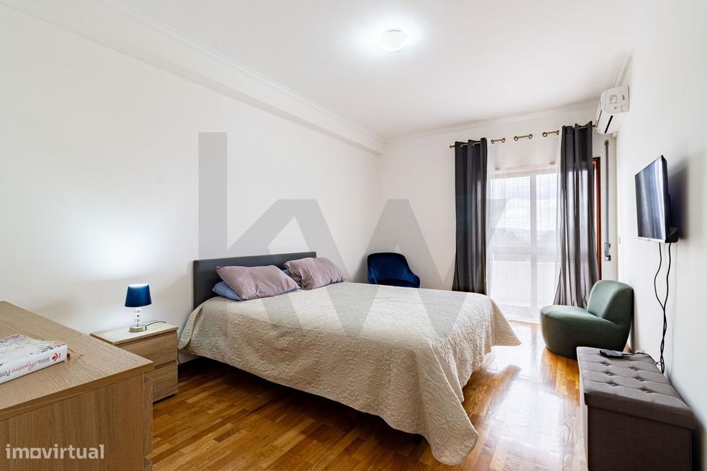 Apartamento T3 em São João da Madeira - com varandas, Localização Estr