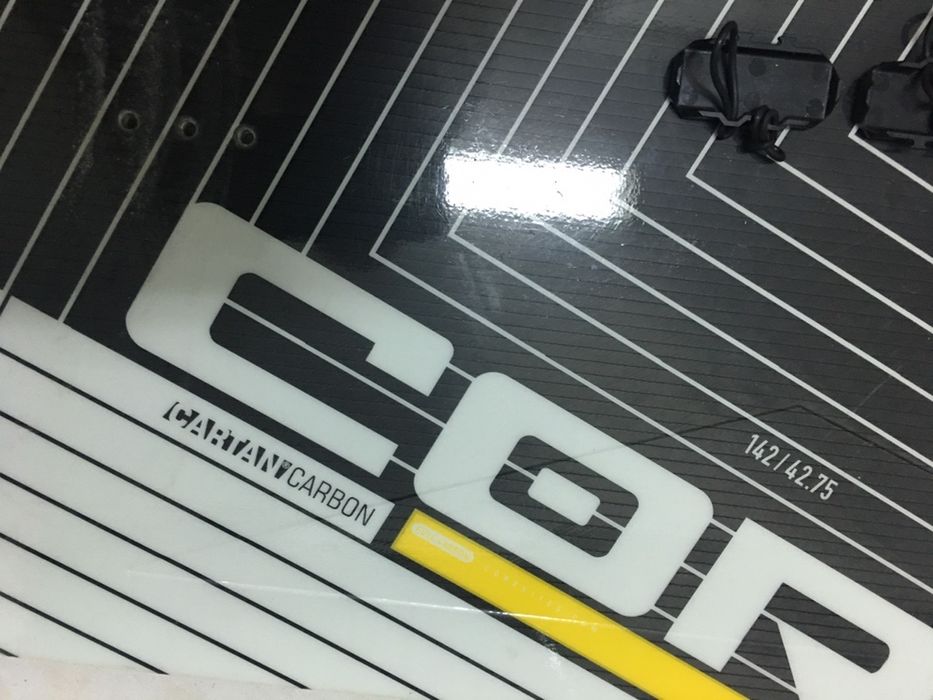 Prancha kitesurf kiteboard core bolt 3 142x42,75