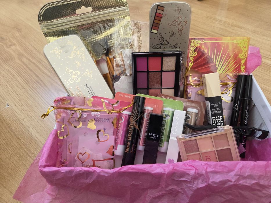Ogromny zestaw kosmetyków