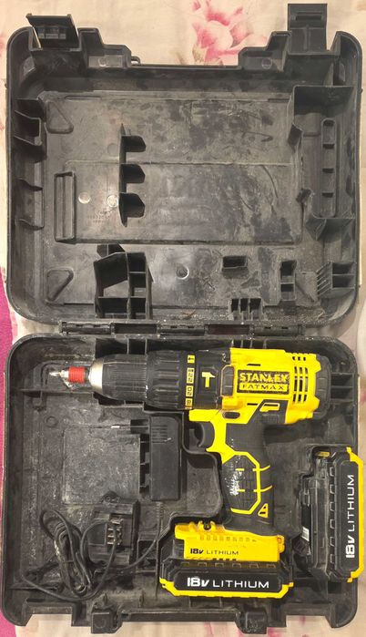 Parafusadora e Furadora Stanley FatMax 18V - 2 Baterias + Mala