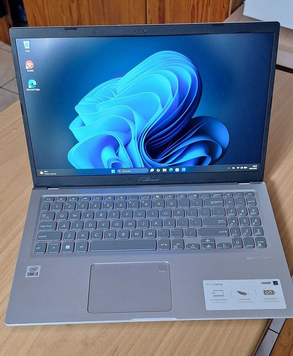 Asus i3-1005G1 8GB RAM 238 SSD