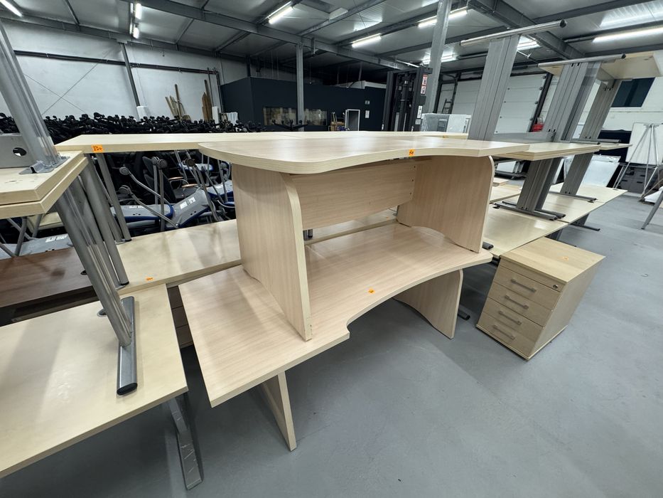 Biurka 180 cm  i 160 cm ostatnie dwie szt