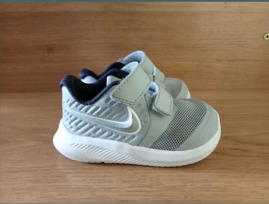 Jak nowe 19 Nike lekkie adidasy buty sportowe dla chłopca