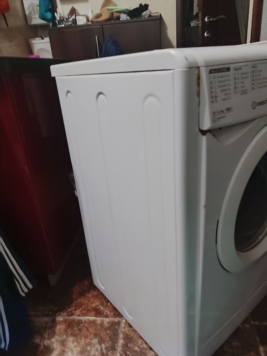 Пральна машинка Indesit