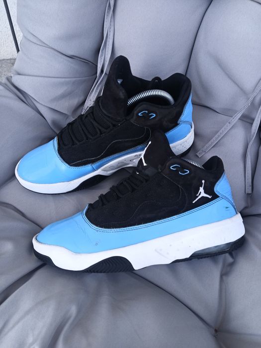 Jordan Max Aura 2 Black University blue men's shoes