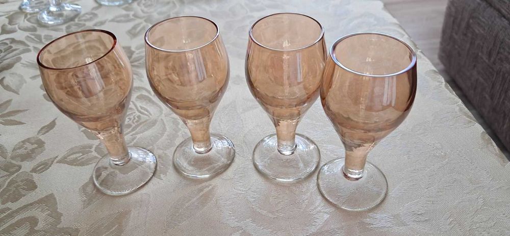 Рюмки, бокалы, стопки (цветное стекло, хрусталь)