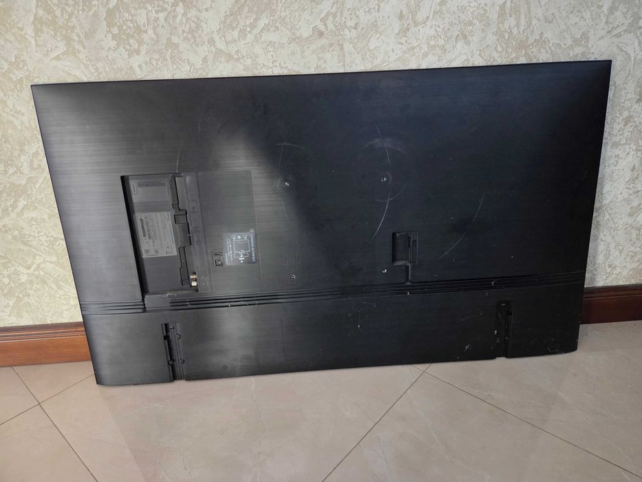 Продається телевізор Samsung QE50Q60A