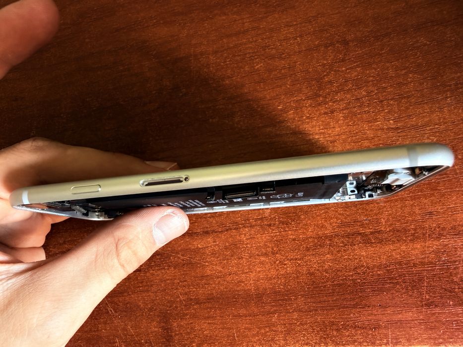 iPhone 8 новый (без мат. платы)