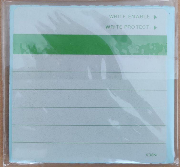 Diskettes 3.5” DS/DD/135 TPI novas (virgens) – 8 unidades com etiqueta