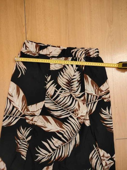 Saia Maxi com uma estampa tropical de folhas de palmeira M