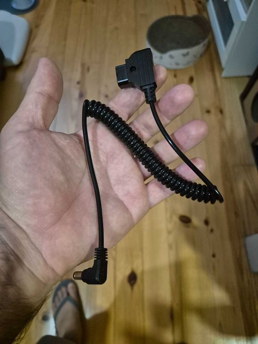 D-Tap Male to Right Angle DC 5.5x2.5mm